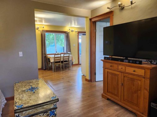 655 3 Avenue West, Drumheller, AB 