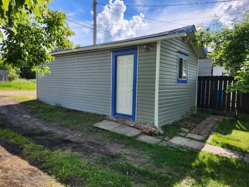655 3 Avenue West, Drumheller, AB 