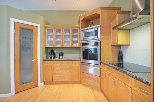 96 Greystone Close East, Brooks, AB - Indoor Photo Showing Kitchen