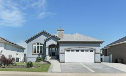 96 Greystone Close EASTBrooks, AB T1R 1M1