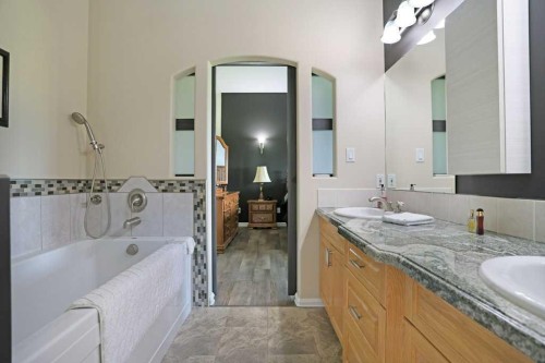 96 Greystone Close East, Brooks, AB - Indoor Photo Showing Bathroom