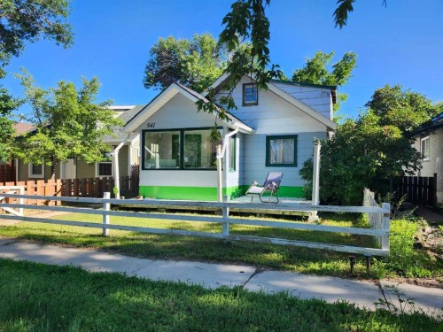 541 2 Avenue West, Drumheller, AB 