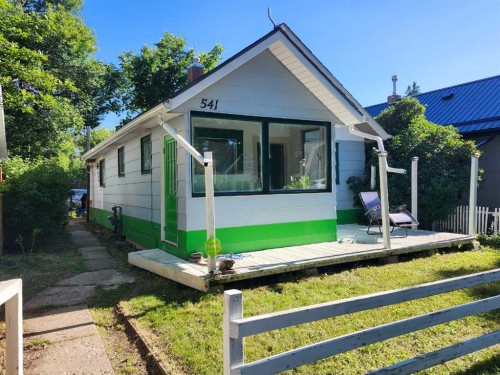 541 2 Avenue West, Drumheller, AB 