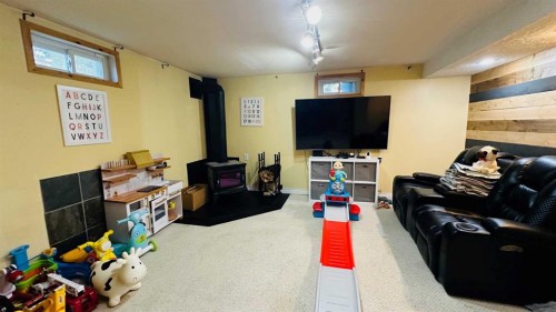 82 Villa Street, Drumheller, AB 