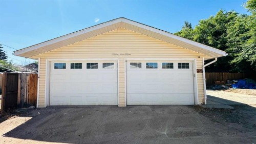 82 Villa Street, Drumheller, AB 