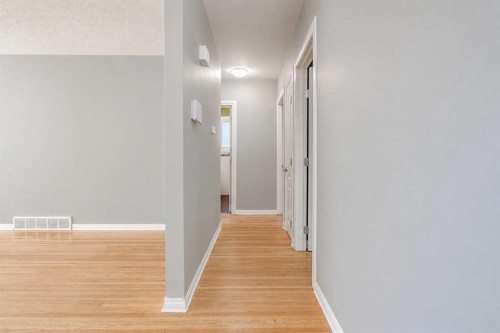 808 2 Avenue West, Brooks, AB 