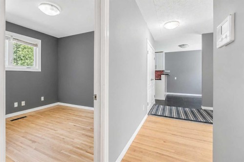 808 2 Avenue West, Brooks, AB 