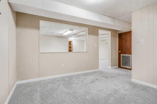 808 2 Avenue West, Brooks, AB 