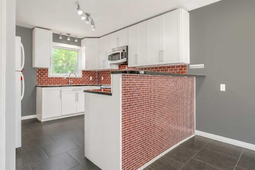 808 2 Avenue West, Brooks, AB 