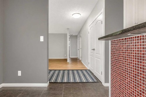 808 2 Avenue West, Brooks, AB 