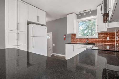 808 2 Avenue West, Brooks, AB 