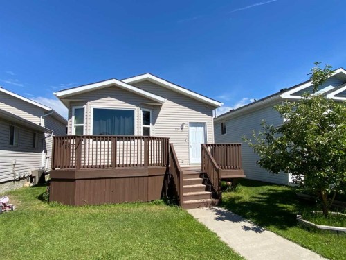 220 16 Street EAST Brooks, AB T1R 1K3