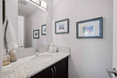 4 Golden Crescent, Red Deer, AB - Indoor Photo Showing Bathroom