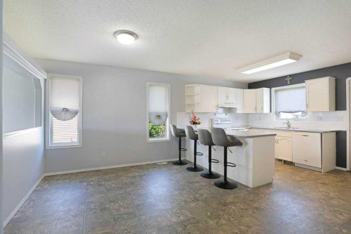 68 Upland Street, Brooks, AB - Indoor Photo Showing Kitchen