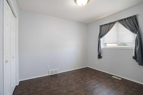 68 Upland Street, Brooks, AB - Indoor Photo Showing Other Room