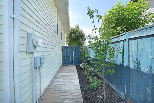 68 Upland Street, Brooks, AB - Outdoor