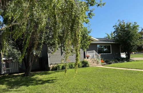 422 15 Street E, Drumheller, AB - Outdoor