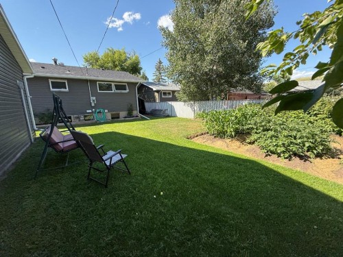 422 15 Street E, Drumheller, AB - Outdoor