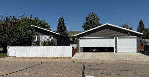 422 15 Street E, Drumheller, AB - Outdoor With Exterior