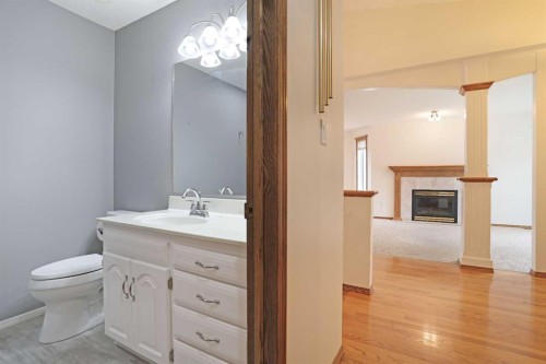 63 Lu-Dor Close East, Brooks, AB - Indoor Photo Showing Bathroom