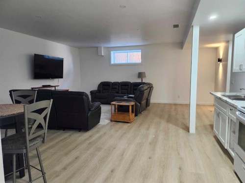 628 Bankview Drive, Drumheller, AB - Indoor