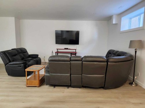 628 Bankview Drive, Drumheller, AB - Indoor