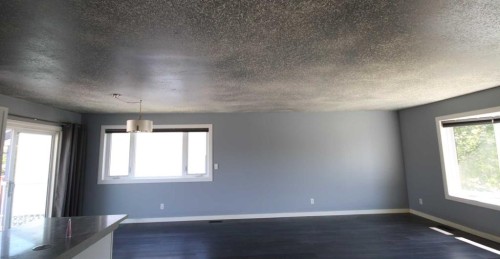209 Strathaven Bay, Strathmore, AB 