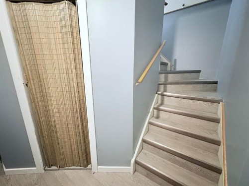 413 2 Avenue East, Oyen, AB - Indoor Photo Showing Other Room