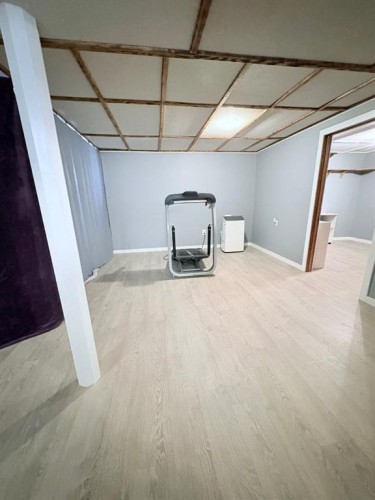 413 2 Avenue East, Oyen, AB - Indoor Photo Showing Other Room