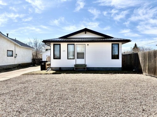 413 2 Avenue East, Oyen, AB - Outdoor With Exterior