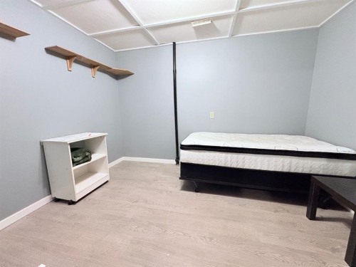 413 2 Avenue East, Oyen, AB - Indoor