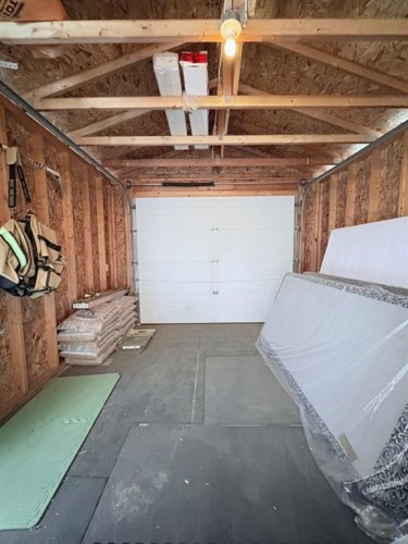 413 2 Avenue East, Oyen, AB - Indoor Photo Showing Garage