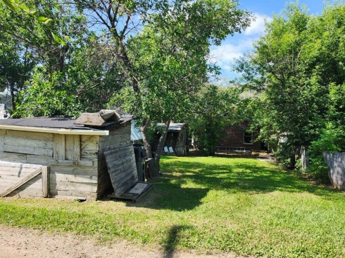 244 2 Avenue, Drumheller, AB - Outdoor