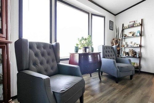 327 3 Street, Hays, AB - Indoor