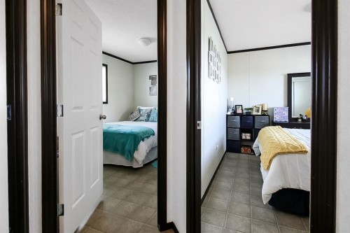 327 3 Street, Hays, AB - Indoor
