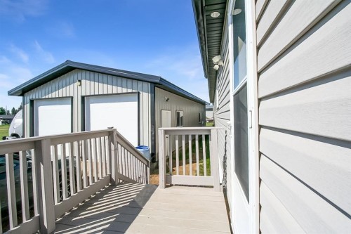 327 3 Street, Hays, AB - Outdoor With Exterior