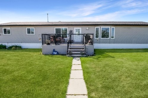 327 3 Street, Hays, AB - Outdoor With Deck Patio Veranda