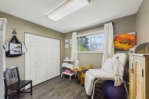 10-2168 587 Highway, Bowden, AB - Indoor