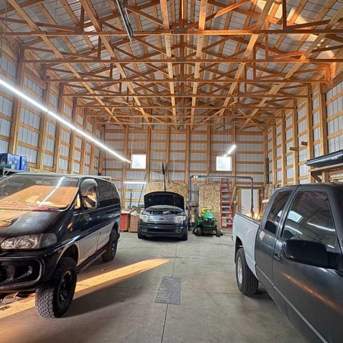 10-2168 587 Highway, Bowden, AB - Indoor Photo Showing Garage