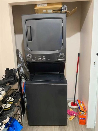 1708 2 Avenue East, Brooks, AB - Indoor Photo Showing Laundry Room