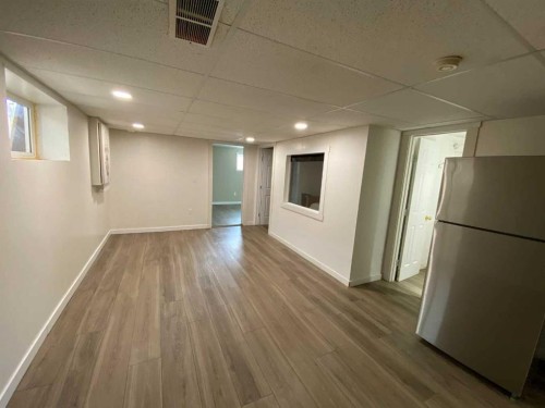 1708 2 Avenue East, Brooks, AB - Indoor