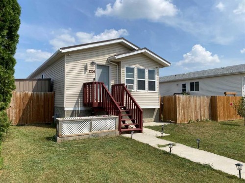 1708 2 Avenue EAST Brooks, AB T1R 1K3