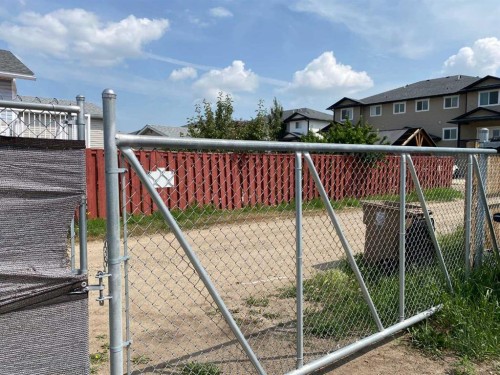 1708 2 Avenue East, Brooks, AB - Outdoor