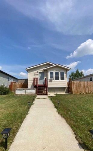 1708 2 Avenue East, Brooks, AB - Outdoor