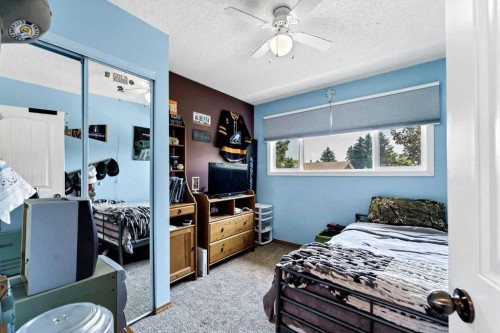 101 Ingram Park Drive East, Brooks, AB - Indoor Photo Showing Bedroom
