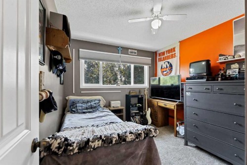 101 Ingram Park Drive East, Brooks, AB - Indoor Photo Showing Bedroom