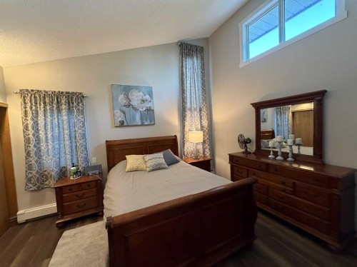 83002 Rge Rd 194, Coaldale, AB - Indoor Photo Showing Bedroom