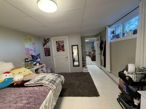 83002 Rge Rd 194, Coaldale, AB - Indoor Photo Showing Bedroom
