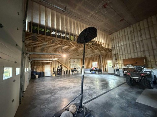 83002 Rge Rd 194, Coaldale, AB - Indoor