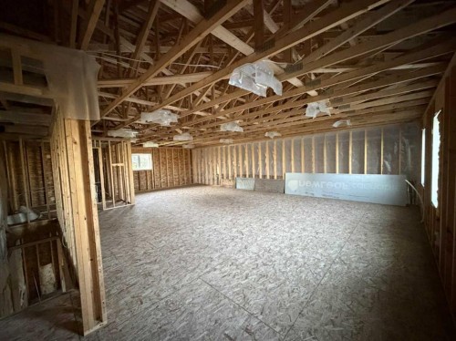 83002 Rge Rd 194, Coaldale, AB - Indoor Photo Showing Other Room